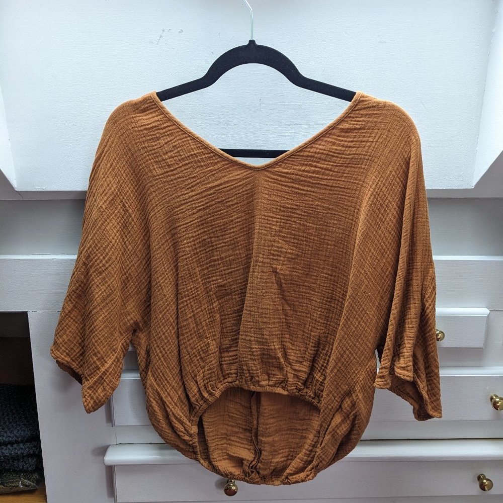 SUUNDAY Gauze Dolman Top in Meerkat